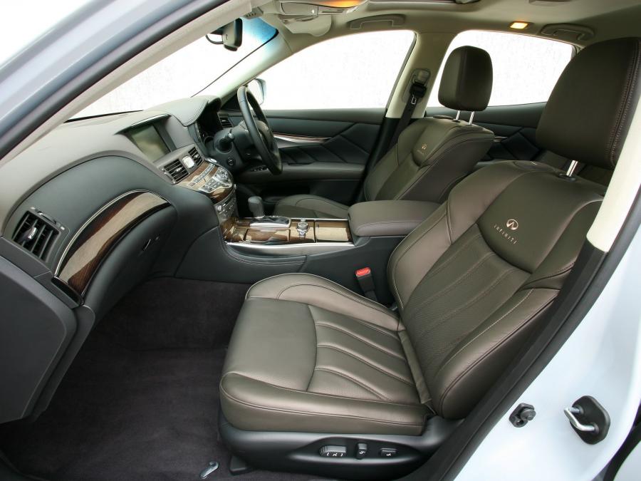  Infiniti M35h 2011 года  (UK) (фото 6 из 12)